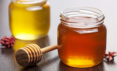 Picture of two jars of honey. Mead Recipe Kit collection.