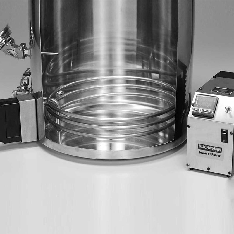 Cross section of the Blichmann™ 240V Electric Boilermaker showing off the internal heating element