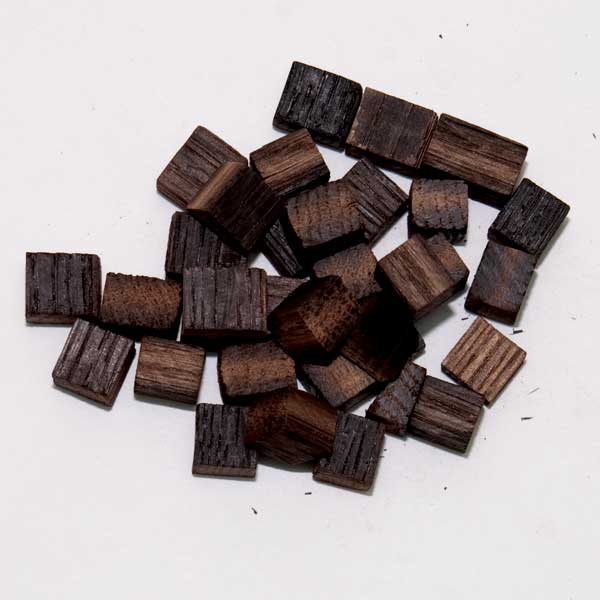 American Heavy Toast Oak Cubes in a pile