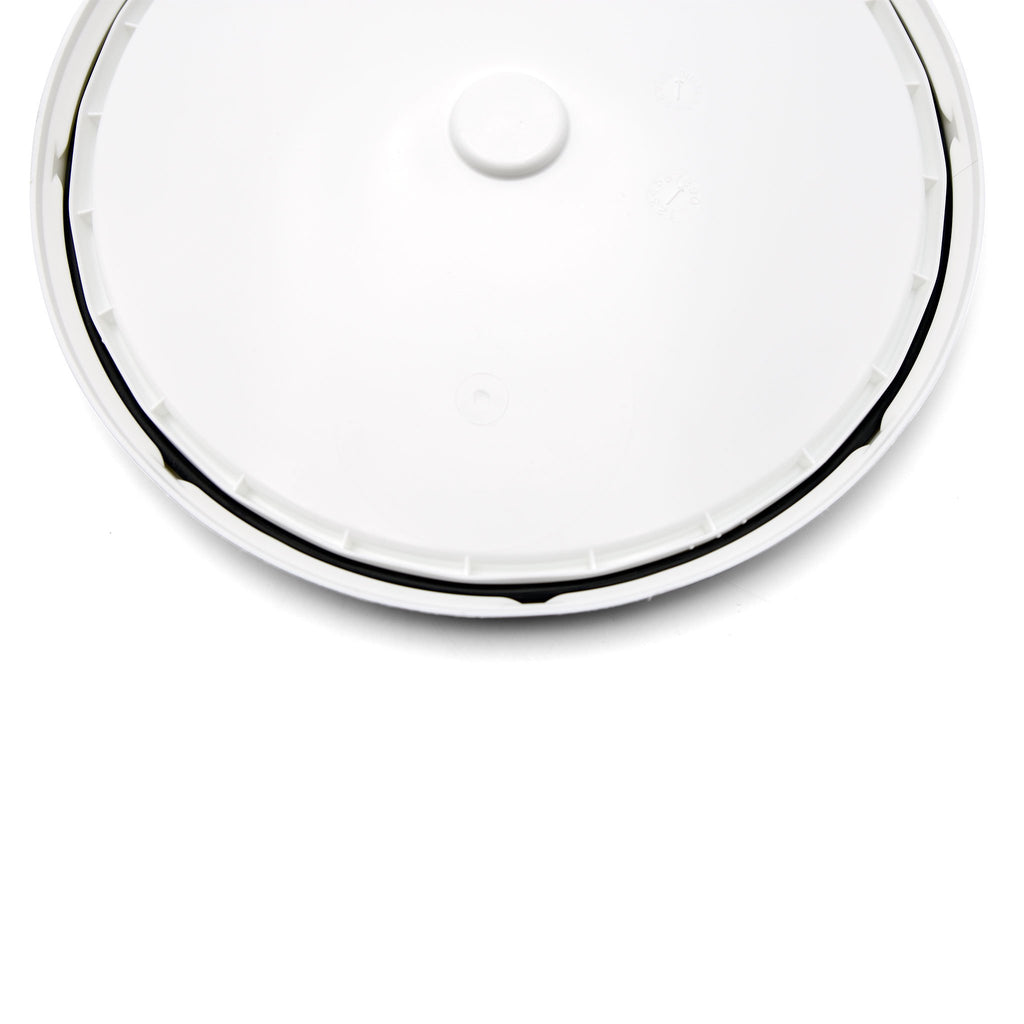 Close up of gasket of the plastic lid