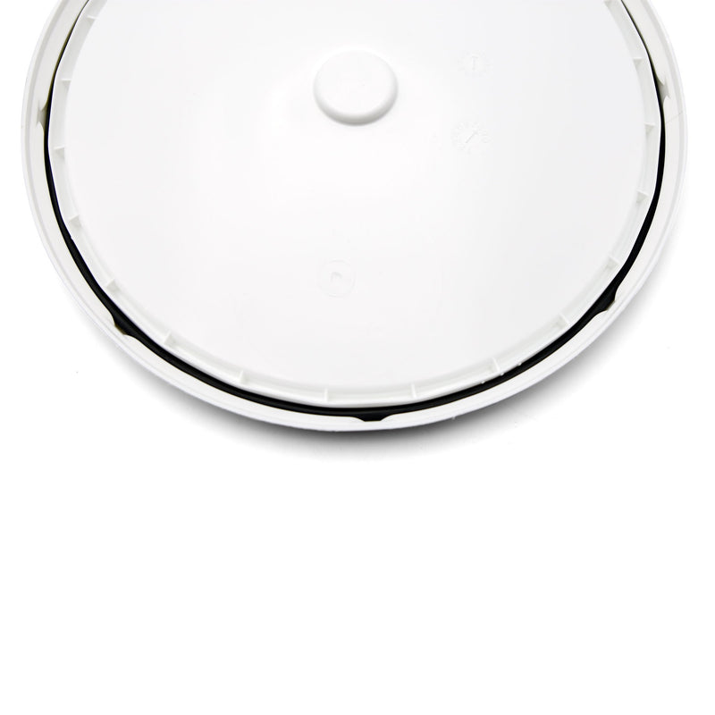 Close up of gasket of the plastic lid