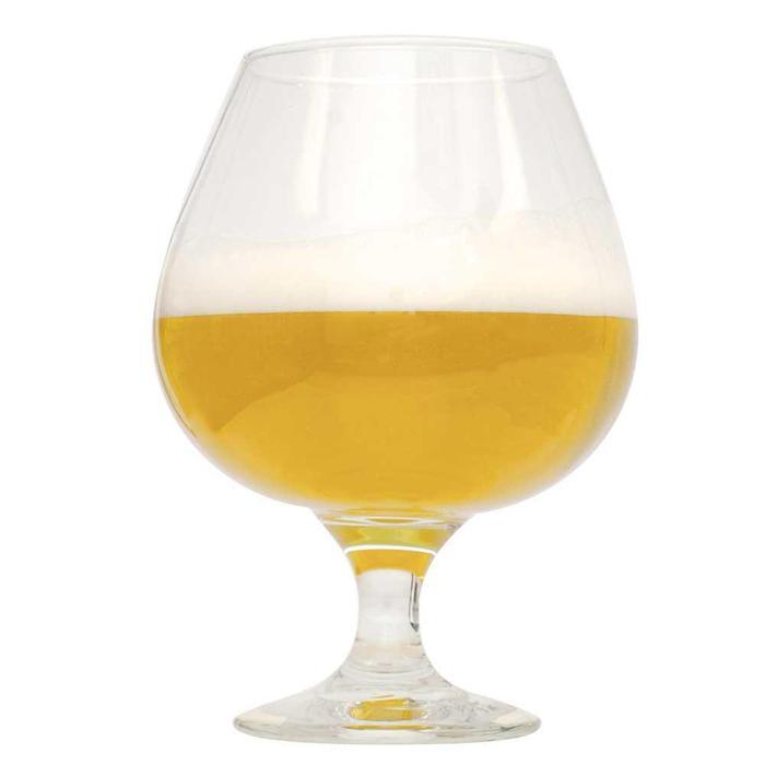 Saison au Miel in a drinking glass